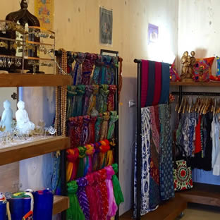 Aarati |  Vestuario, decoración y accesorios 